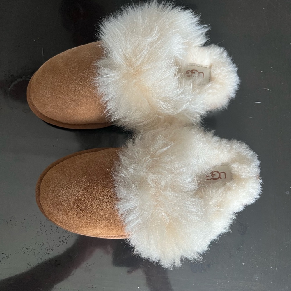 UGG Woman’s Tan and Cream Fluffy Slippers